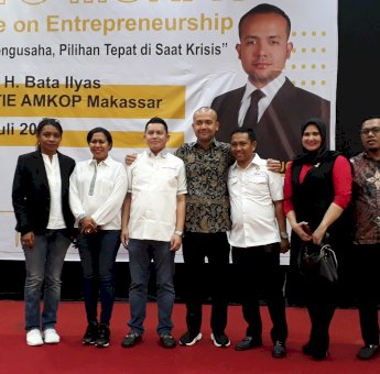 Lima Ketua BPD Hipmi Beri Bantuan Beasiswa Kepada Mahasiswa STIE AMKOP