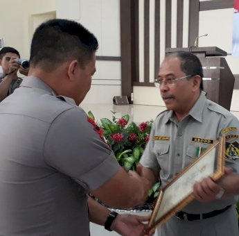 Ilham Arief Sirajuddin Terima Penghargaan Satya Lencana Karya Nusa Dari PP Polri