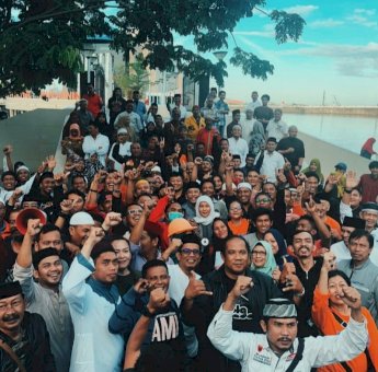 Teriakan Takbir dan Shalawat Nabi Sambut IAS di Masjid Terapung