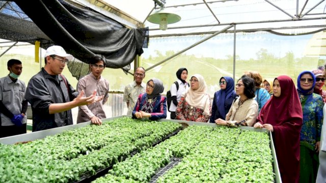 Rombongan Mufidah Jusuf Kalla saat mengunjungi Malino, Selasa (23/07/2019).