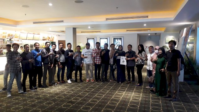 Rombongan BPD Hipmi Sulsel nonton bareng film 'Koboy Kampus', Kamis (25/07/2019).