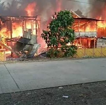 Diduga Akibat Arus Pendek Listrik, 3 Rumah di Soppeng Ludes Terbakar