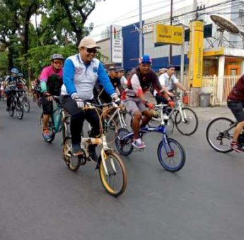 Peringati Harganas, Pj Wali Kota Makassar Bersepeda Santai Dengan Warga