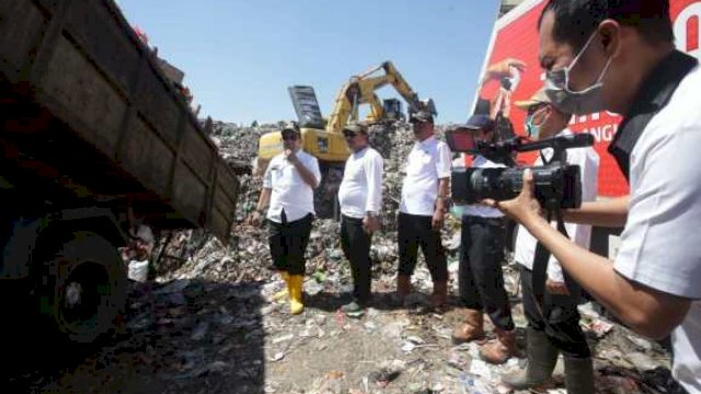 Pj Wali Kota Makassar Iqbal Suhaeb, meninjau Tempat Pembuangan Sampah (TPS) Tamangapa, Selasa (24/07/2019).