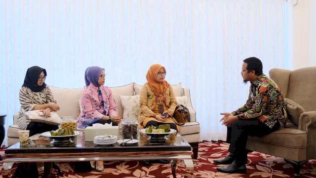 Wakil Gubernur Sulsel Andi Sudirman Sulaiman terima kunjungan Tim Humas KPK, Ipi Maryati, di Kantor Gubernur Sulsel, Kamis (04/07/2019).