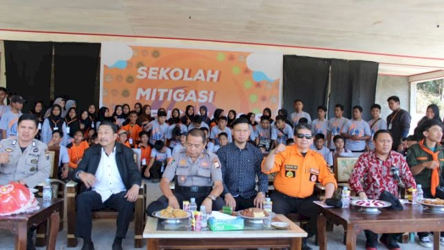 Pembukaan Sekolah Mitigasi Bencana, di Lapangan Kelurahan Lanna Kecamatan Parangloe, Kabupaten Gowa, , Kamis (25/07/2019).