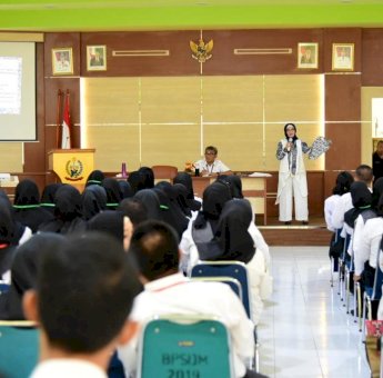 Istri Gubernur Sulsel Sosialisasikan Bahaya Penggunaan Plastik
