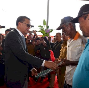 Gubernur Sulsel Minta Nelayan Ungkapkan Keluhan ke Pemerintah