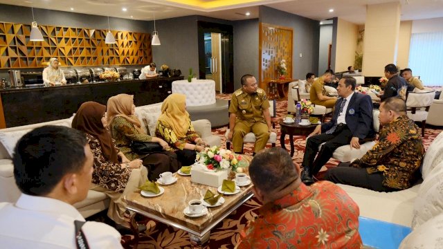 Wakil Gubernur Sulsel Andi Sudirman Sulaiman, menerima kunjungan Rektor Unismuh Makassar Prof. Abdul Rahman Rahim.