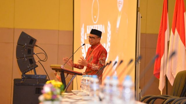 Gubernur Sulsel Nurdin Abdullah memberikan sambutan pada Konferda dan Konfercab PDI-Perjuangan se-Sulsel.