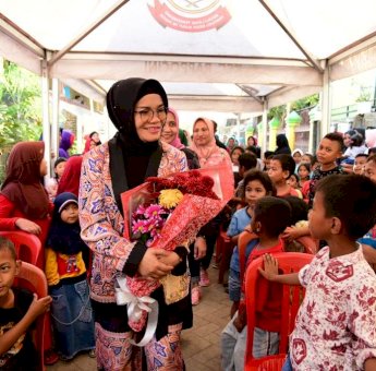 PKK Sulsel Salurkan Bantuan untuk Anak Prasejahtera di Kassi-kassi Makassar