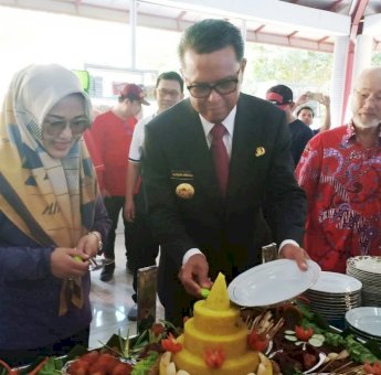 Bangun Kantin Dari Zakat, Gubernur Sulsel Beri Penghargaan ke Paguyuban Tionghoa