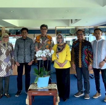 Kuliah Tamu, FKG Unhas Datangkan Ahli Prostodonsi Asal Amerika