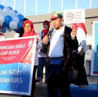 Iqbal Suhaeb Sosialisasikan Kawasan Tanpa Rokok di Pantai Losari Makassar