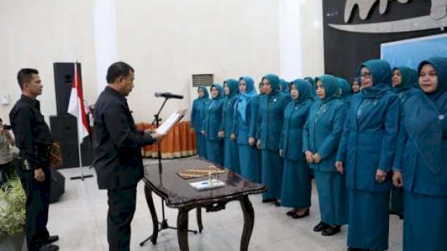 Penjabat Wali Kota Makassar Iqbal Suhaeb, melantik pengurus TP PKK Kota Makassar Masa Bakti 2019, Kamis (22/08/2019