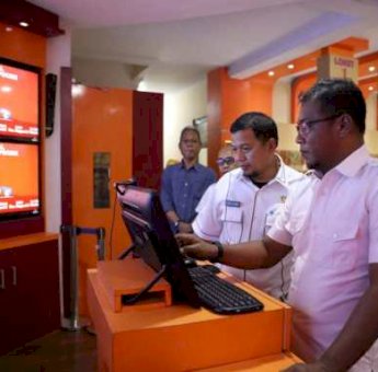 Pastikan Pelayanan Dukcapil Normal Kembali, Iqbal Suhaeb Tinjau 3 Kantor Kecamatan