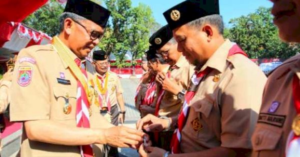 Iqbal Suhaeb Terima Dua Penghargaan di Apel Besar HUT Ke – 58 Pramuka