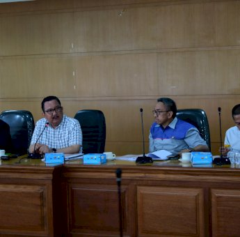 Hadiri Rapat Perubahan KUA PPAS 2019, Abdul Hayat Harap TPAD Bekerja Maksimal