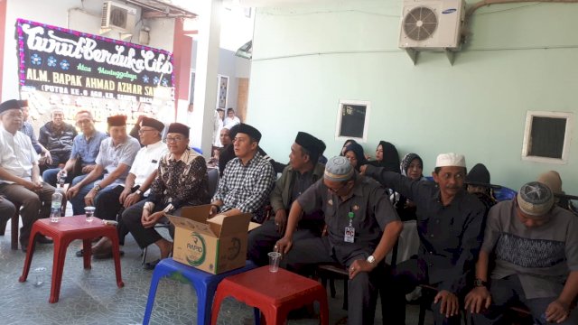 Suasana Rumah Duka putra ke enam dari Ketua MUI Sulawesi Selatan AGH Sanusi Baco, Ahmad Azhar Sanusi, Selasa, (26/08/2019).