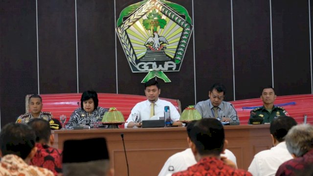 Rapat High Level Meeting Tim Pengendali Inflasi Daerah, di Baruga Tinggimae Rujab Bupati Gowa, Kamis (08/08/2019).