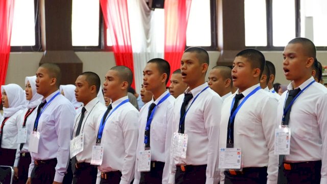 Calon Praja IPDN dilepas di Ruang Pola Kantor Gubernur Sulsel, Kamis (08/08/2019)