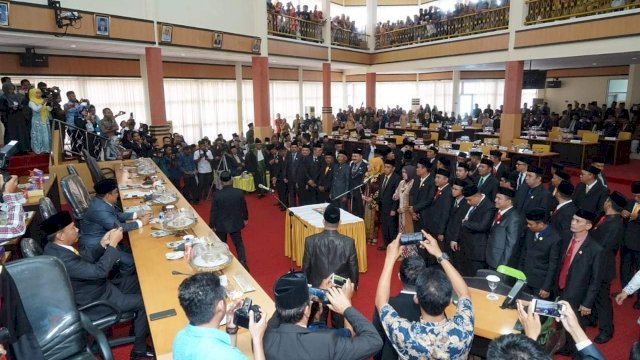 Pelantikan 45 Anggota DPRD Kabupaten Bone Periode 2019-2024, di Ruang Rapat Paripurna DPRD Kabupaten Bone, Senin (12/08/2019).