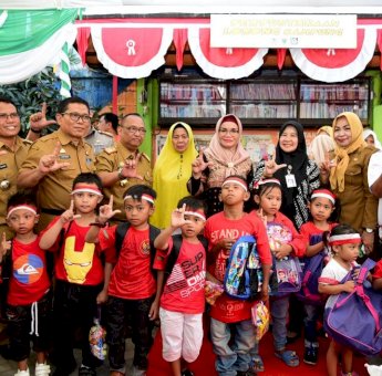 Lies F Nurdin Apresiasi Perpustakaan Lorong Parang Tambung