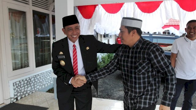 Syamsu Rizal (Deng Ical), menemui Bupati Wajo Amran Mahmud, Jumat (16/08/2019).