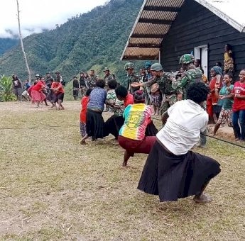 Kegembiraan Warga Nduga Papua Bersama Prajurit TNI Ikuti Lomba 17 Agustus 2019