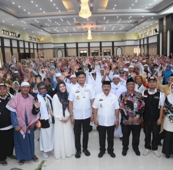 Adnan Purichta Terima Langsung 450 Jamaah Haji Gowa