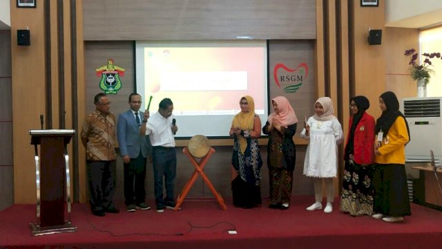 Pembukaan Perlombaan Ilmiah yang diikuti oleh berbagai fakultas di seluruh Indonesia, di Rumah Sakit Gigi dan Mulut Universitas Hasanuddin, Jalan Kandea Makassar, Sabtu (24/08/2019).