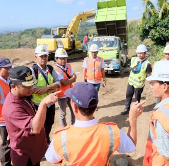 Progres Capai 32 Persen, Andi Sudirman Puji Pembangunan Jalan Parigi-Bungoro