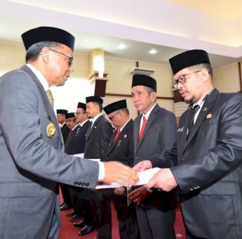 Nurdin Abdullah Lantik Irman YL Gantikan Pj Wali Kota Makassar Iqbal Suaeb