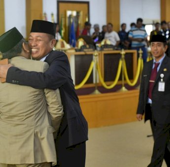 Di Pelantikan Anggota DPRD Pangkep 2019-2024, Bupati dan Ketua DPRD Sambut Kedatangan IAS