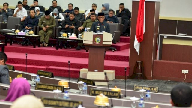 Gubernur Sulsel Prof. Nurdin Abdullah, memberikan sambutan pada Rapat Paripurna DPRD Sulsel, Rabu (04/09/2019).
