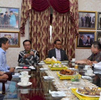 Nurdin Abdullah dan Konsuler Jepang Bahas Pemenuhan Kebutuhan Listrik Warga Pulau di Sulsel