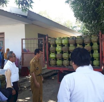 Penuhi Kebutuhan Gas Elpiji Masyarakat, Disperdastri Gowa Gelar Operasi Pasar