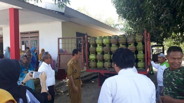 Penuhi Kebutuhan Gas Elpiji Masyarakat, Disperdastri Gowa Gelar Operasi Pasar