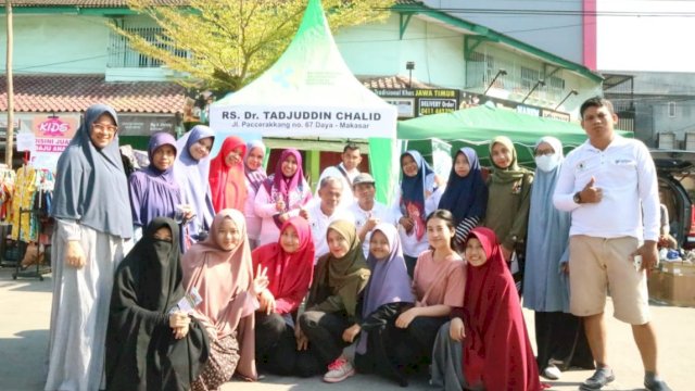 Tim Medis RSU DR Tadjuddin Chalid usai melakukan pemeriksaan kesehatan gratis di CFD Boulevard, Makassar, Minggu (29/09/2019).