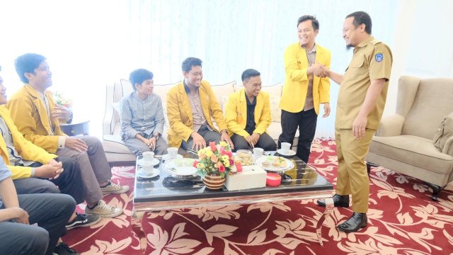 Wakil Gubernur Sulsel Andi Sudirman Sulaiman, menerima kunjungan Pemuda Muhammadiyah Sulsel, di Baruga Lounge Kantor Gubernur Sulsel, Selasa (03/09/2019).