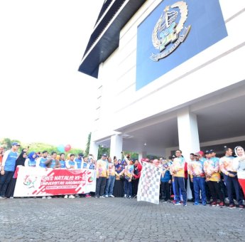 Nurdin Abdullah Lepas Peserta Jalan Sehat Dies Natalis Unhas Ke-63