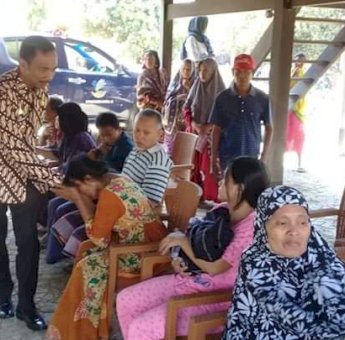 Wakil Bupati Wajo Kunjungi Warga Korban Kebakaran