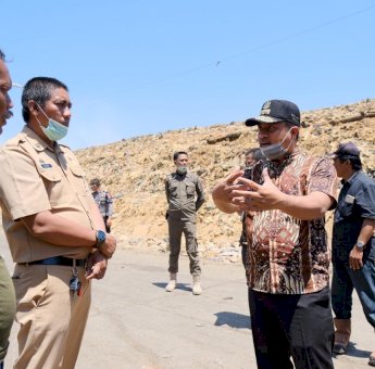 Wagub Sulsel Tinjau Lokasi Kebakaran TPA Tamangapa Antang