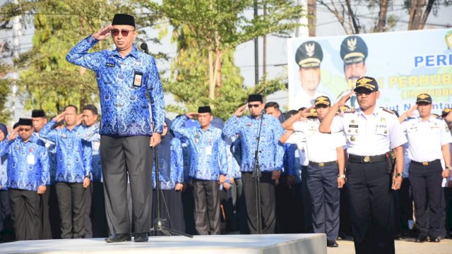 Sekda Gowa, Muchlis, memimpin upacara Harhubnas, di Halaman Kantor Bupati Gowa, Selasa (17/09/2019).