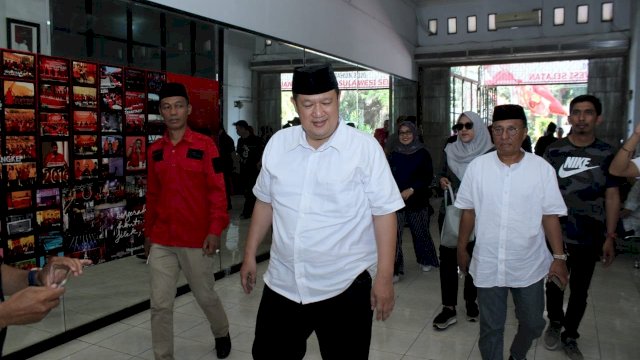 Bakal Calon Wali Kota Makassar dr. Taufiqqulhidayat Ande A Latif (Dokter Onasis), menyambangi Sekretsriat DPD PDI-Perjuangan Sulsel, Jumat (20/09/2019).