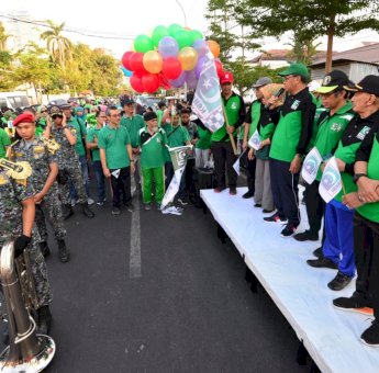 Gubernur Sulsel Lepas Peserta Jalan Sehat Majelis Daerah KAHMI