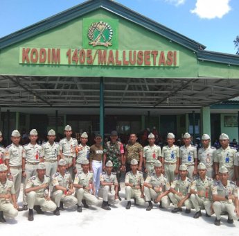 HUT Ke-74, Kodim 1405/Mallusetasi Gelar Lomba Berbaris Antar Sekolah Se Kota Parepare dan Barru