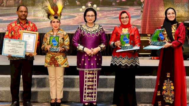 PKK Sulsel Raih Juara 2 Kategori Kreativitas dan Keunikan Tim pada Jambore PKK 2019