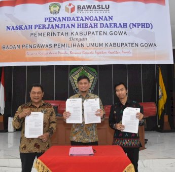 Pilkada 2020, Pemkab Gowa Serahkan Dana Hibah ke Bawaslu dan KPU