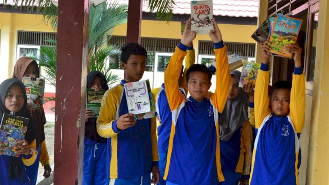 &#8216;Jumpa Kopi&#8217; Strategi SMPN 4 Tenggarong Membuat Koleksi Buku Selalu Baru